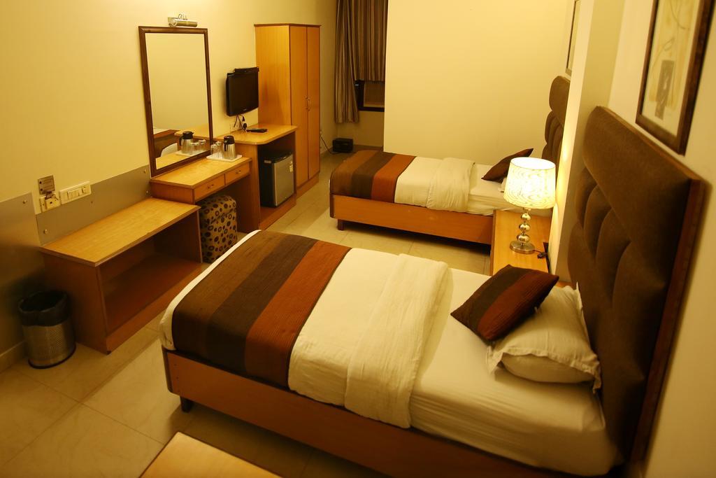Hotel Parkway Deluxe New Delhi Eksteriør billede