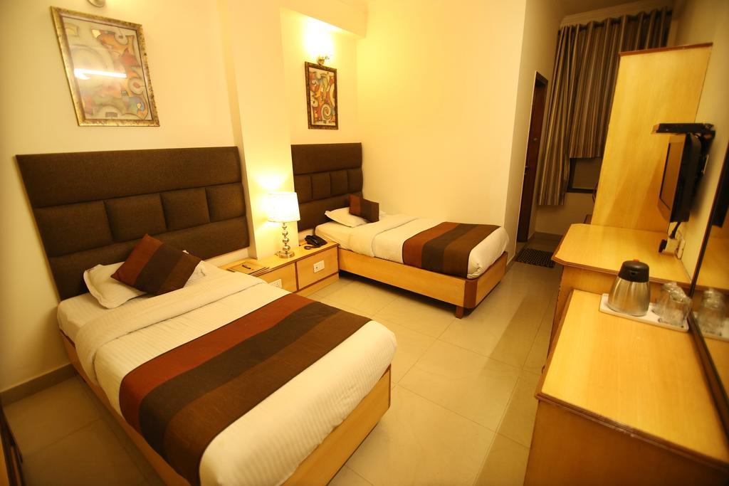 Hotel Parkway Deluxe New Delhi Eksteriør billede