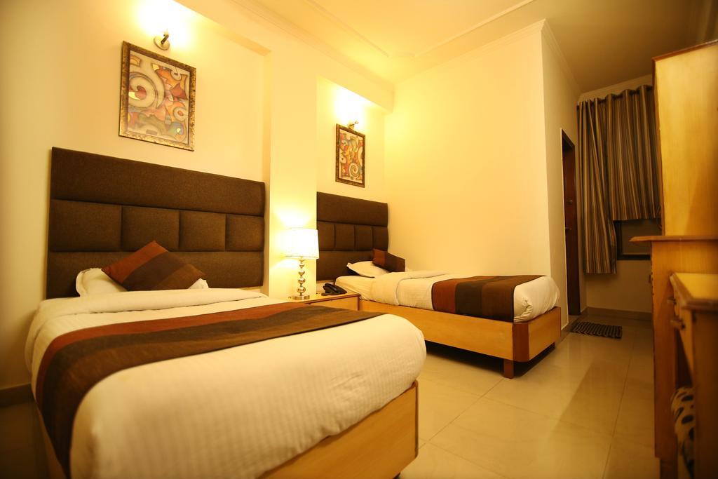 Hotel Parkway Deluxe New Delhi Eksteriør billede
