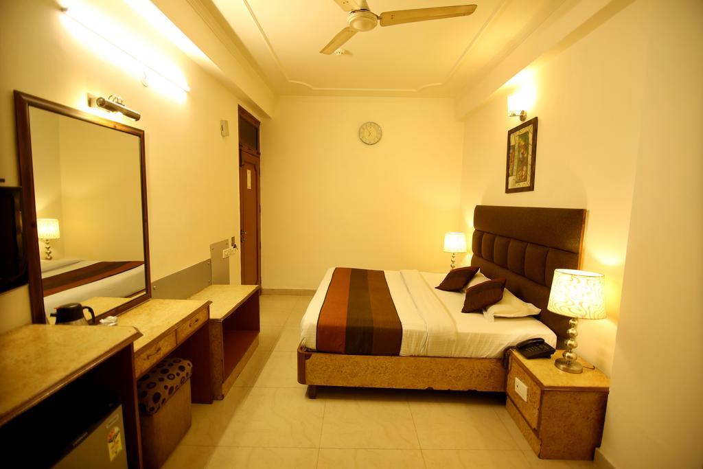 Hotel Parkway Deluxe New Delhi Eksteriør billede