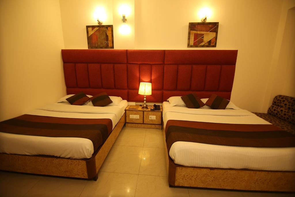 Hotel Parkway Deluxe New Delhi Eksteriør billede