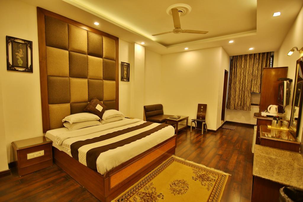 Hotel Parkway Deluxe New Delhi Eksteriør billede